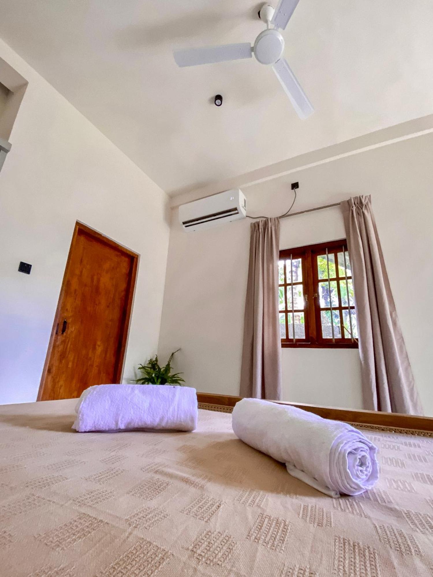 The Palm Private Cottages Midigama East Exterior foto